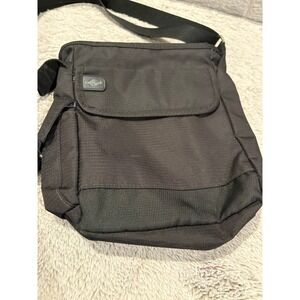 Eagle Creek EC-40447 Black Ripstop Nylon Crossbody Travel Bag Messenger Shoulder